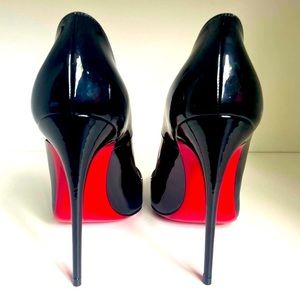 Christian Louboutin Hot Chick in 100mm. Black patent. EU39, 100% authentic